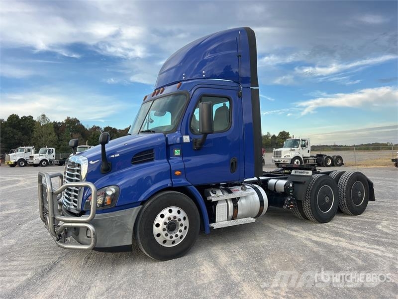 Freightliner Cascadia 113 Camiones tractor