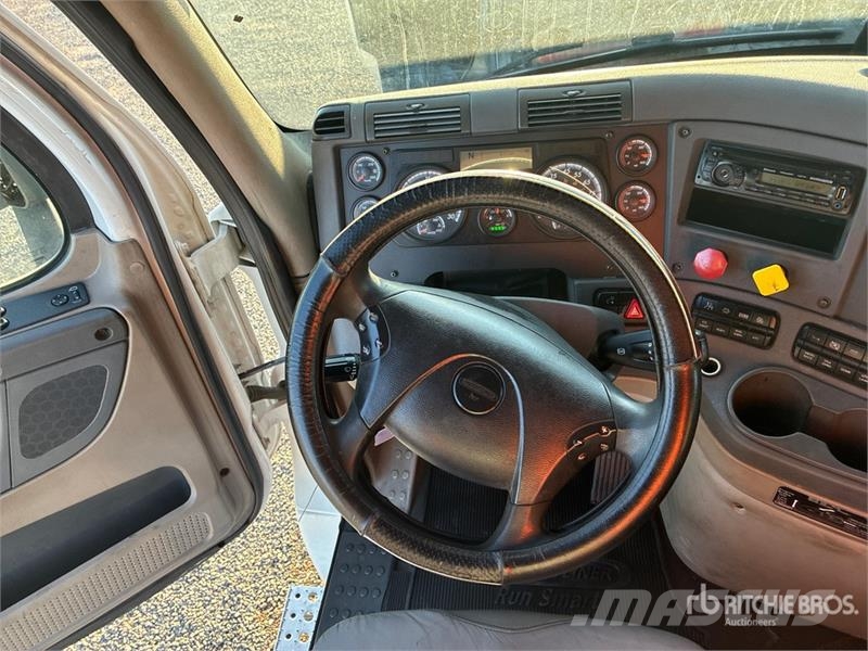 Freightliner Cascadia 125 Sadulveokid