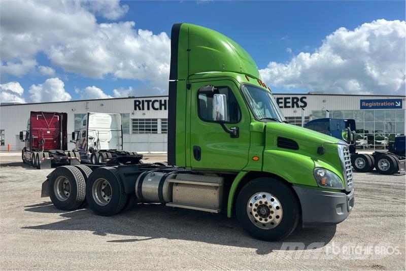 Freightliner Cascadia 113 Τράκτορες