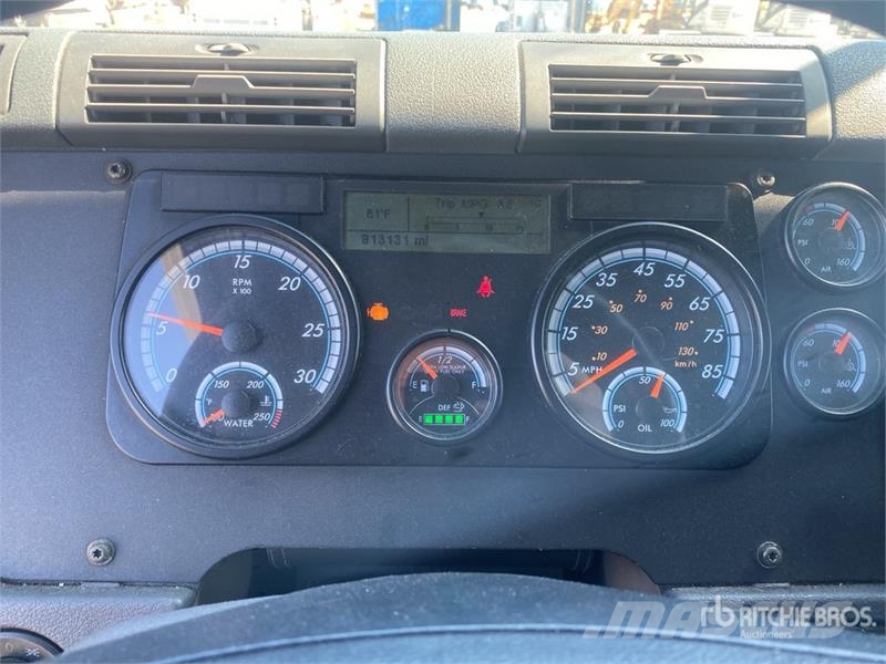 Freightliner Cascadia 125 6x4 T/A Sleeper Truck Tractor Cabezas tractoras
