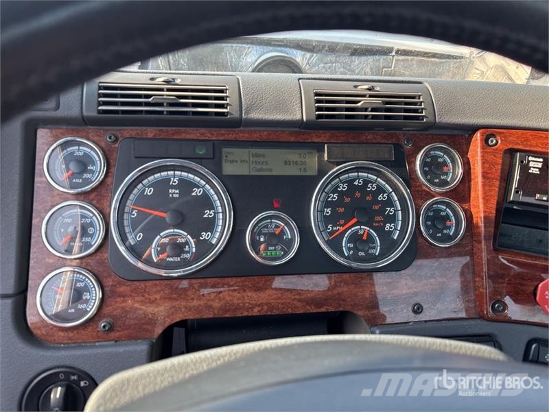 Freightliner Cascadia 113 Camiones portacoches