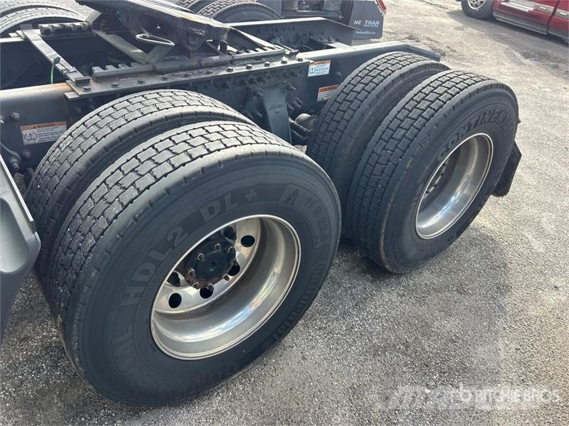 Freightliner Cascadia 116 وحدات الجر