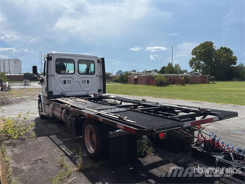 Freightliner Cascadia 113 Camiones portacoches