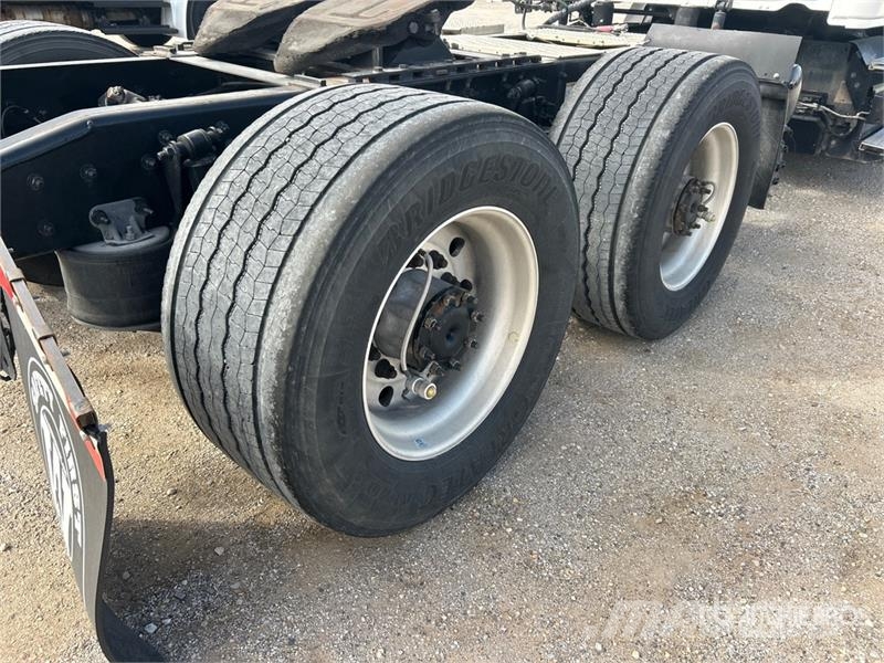 Freightliner Cascadia 116 Prime Movers