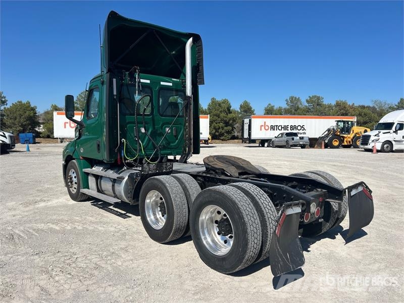 Freightliner Cascadia 126 Τράκτορες