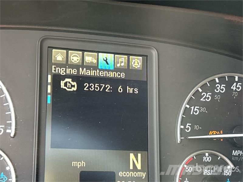 Freightliner Cascadia 126 6x4 T/A Sleeper Truck Tractor Vilcēji