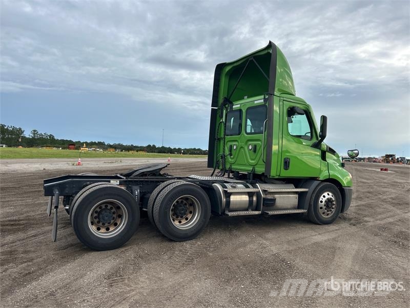 Freightliner Cascadia 113 Тягачі