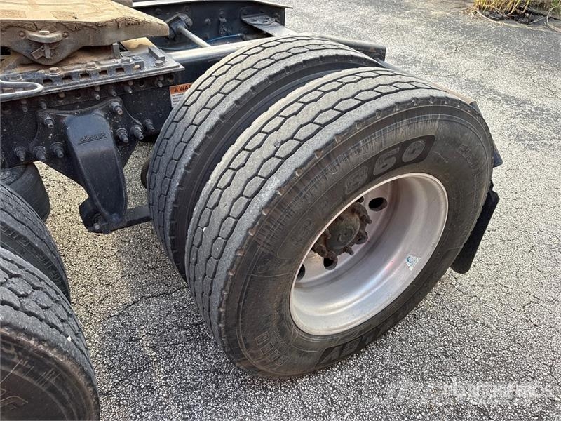 Freightliner Cascadia 125 6x4 T/A Sleeper Truck Tractor Sattelzugmaschinen