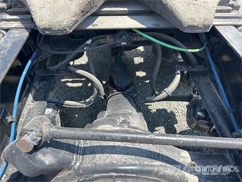 Freightliner Cascadia 126 6x4 T/A Sleeper Truck Tractor وحدات الجر