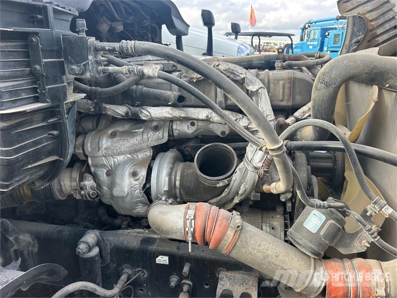 Freightliner Cascadia 125 6x4 T/A Sleeper Truck Tractor (Inoper وحدات الجر