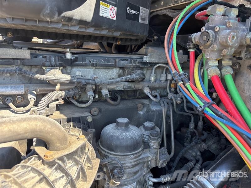 Freightliner Cascadia 126 6x4 T/A Sleeper Truck Tractor Седельные тягачи