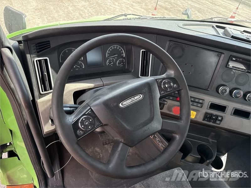 Freightliner Cascadia 116 曳引機組件
