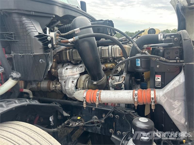 Freightliner Cascadia 126 Влекачи