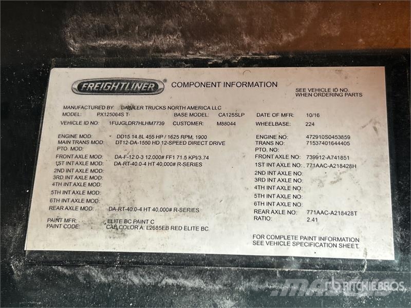 Freightliner Cascadia 125 6x4 T/A Sleeper Truck Tractor (Inoper Влекачи