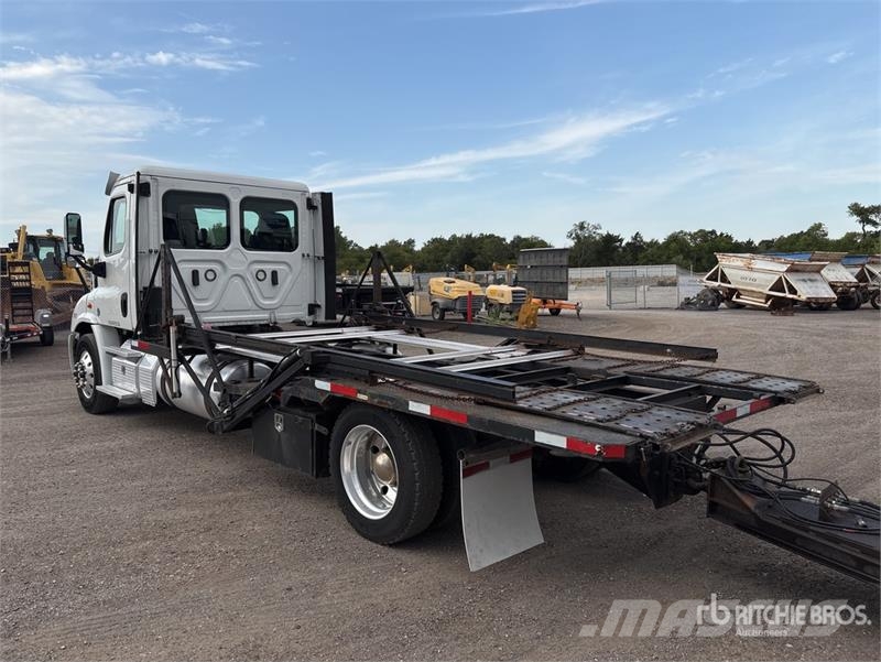 Freightliner Cascadia 113 Trasportatore per veicoli