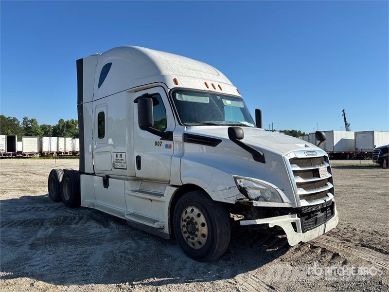 Freightliner Cascadia 126 6x4 T/A Sleeper Truck Tractor 曳引機組件
