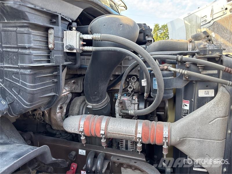 Freightliner Cascadia 113 Camiones portacoches