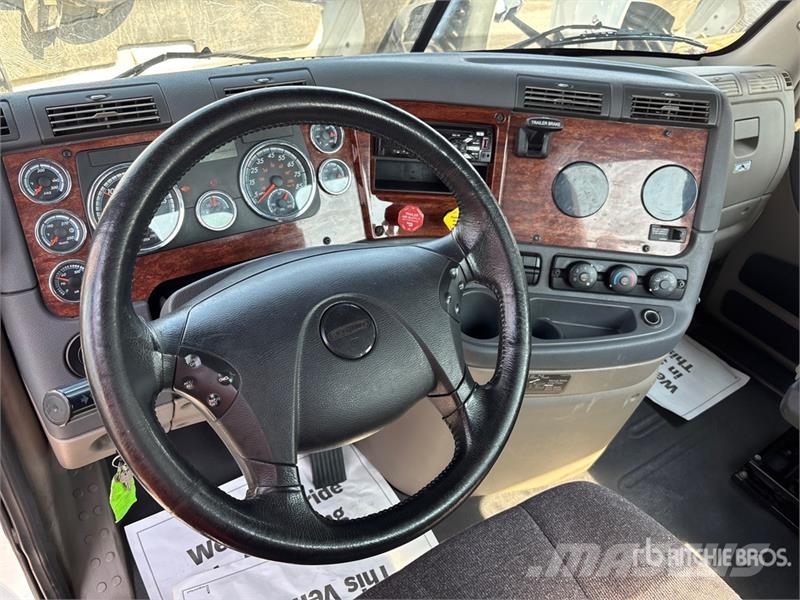 Freightliner Cascadia 113 Camiones portacoches