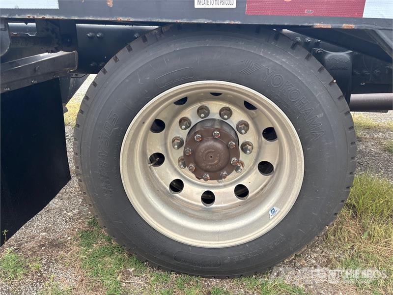 Freightliner Cascadia 113 Camiones portavehículos