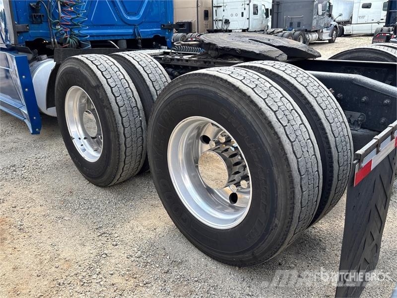 Freightliner Cascadia 126 6x4 T/A Sleeper Truck Tractor (Inoper Τράκτορες