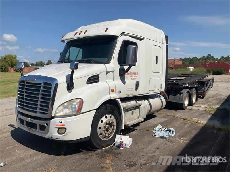 Freightliner Cascadia 113 6x4 Sleeper Car Carrier Truck Evakuatori