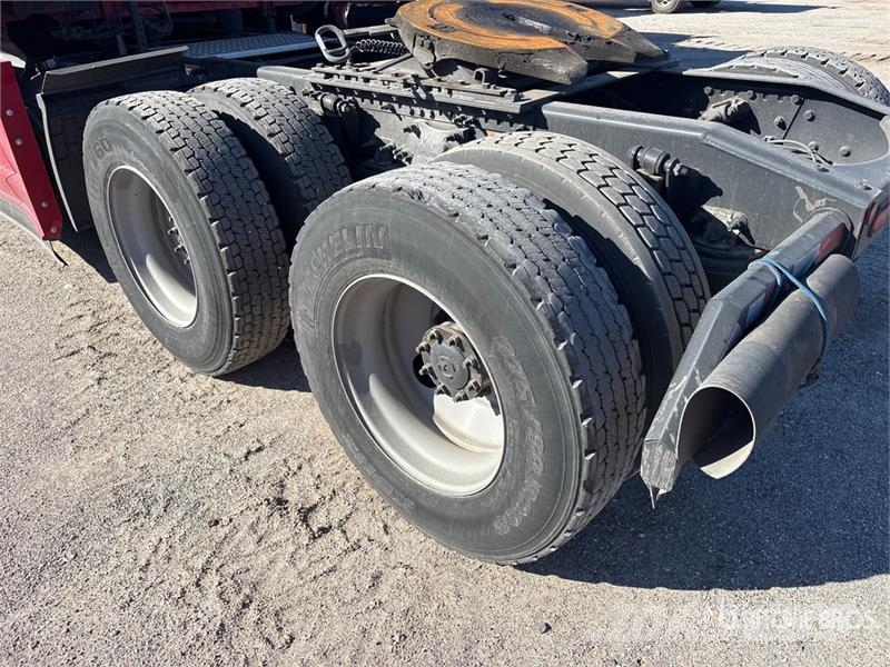 Freightliner Cascadia 126 T/A Sleeper Truck Tractor Vilcēji