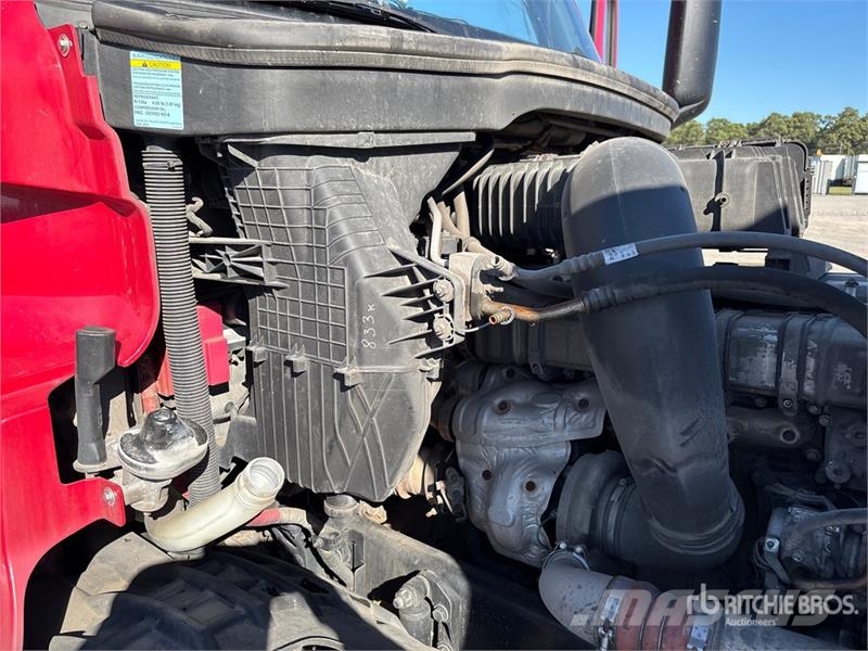 Freightliner Cascadia 126 6x4 T/A Sleeper Truck Tractor Sattelzugmaschinen