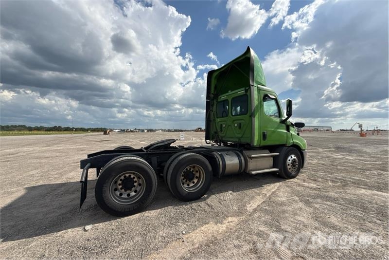 Freightliner Cascadia 116 曳引機組件