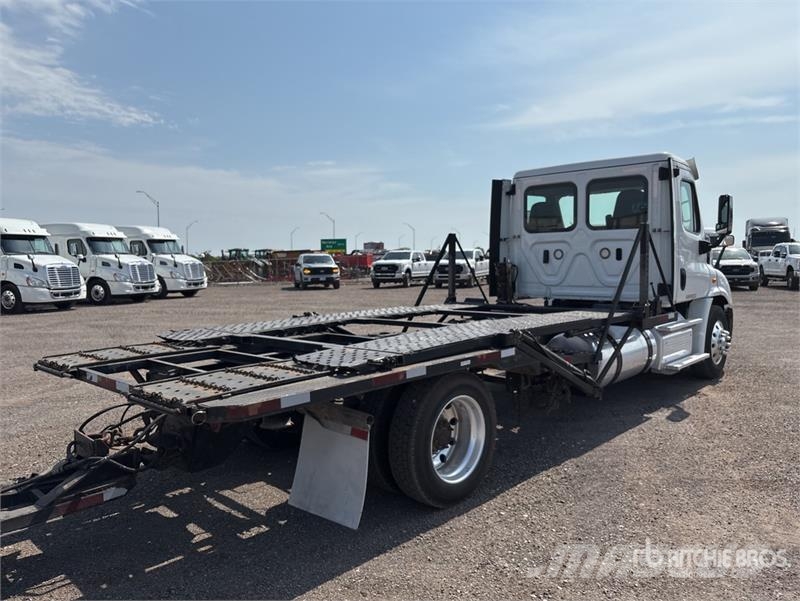 Freightliner Cascadia 113 Camiones portacoches