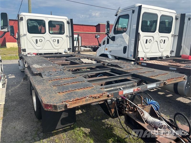 Freightliner Cascadia 113 Camiones portacoches