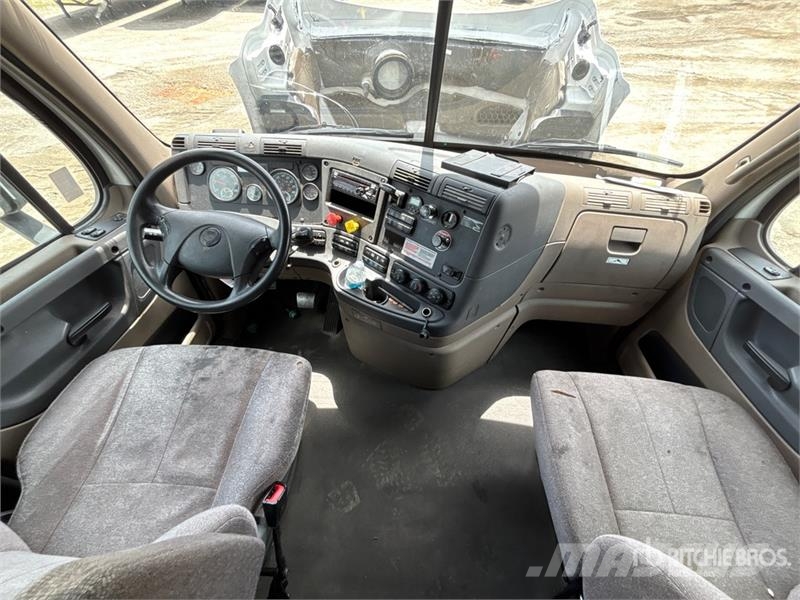 Freightliner Cascadia 113 牵引车
