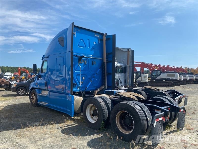 Freightliner Cascadia 125 Влекачи