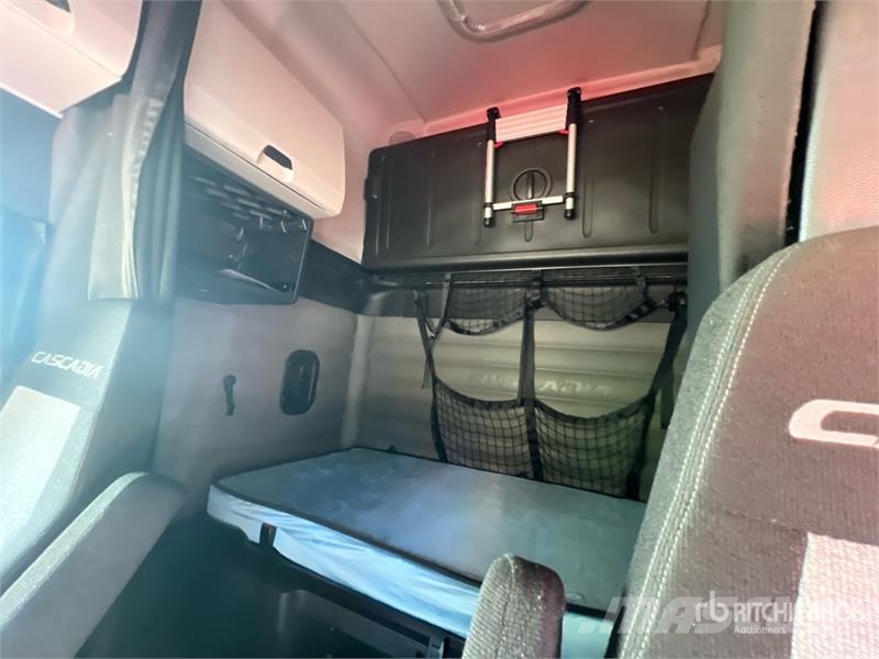 Freightliner Cascadia 126 Тягачі