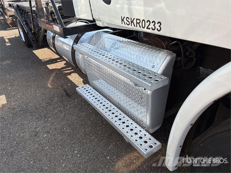 Freightliner Cascadia 113 Camiones portacoches