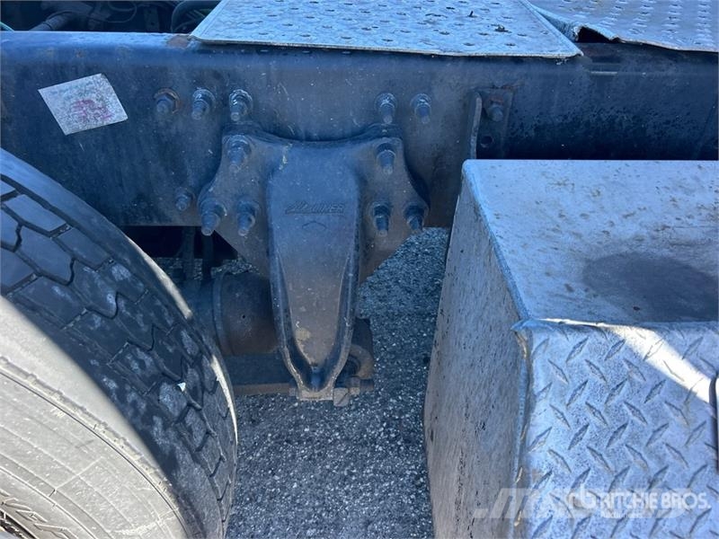 Freightliner Cascadia 126 6x4 T/A Sleeper Truck Tractor Седельные тягачи