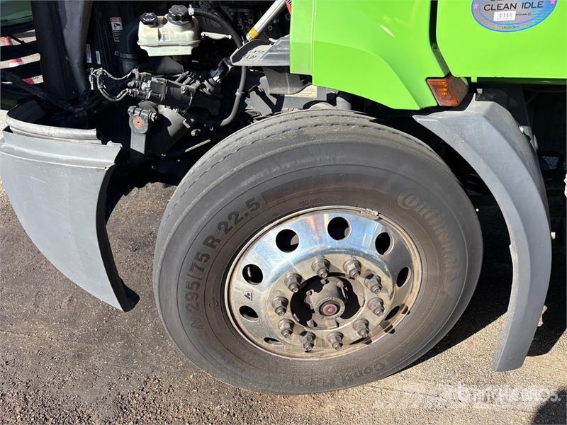 Freightliner Cascadia 116 Trekkers