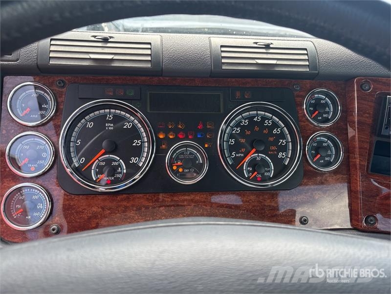 Freightliner Cascadia 113 Camiones portacoches