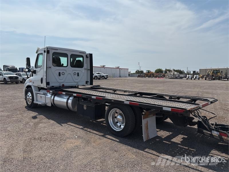 Freightliner Cascadia 113 Camiones portacoches