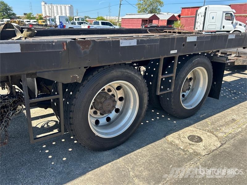 Freightliner Cascadia 113 6x4 Sleeper Car Carrier Truck Autovežiai