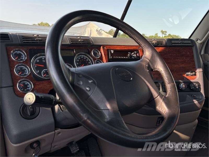 Freightliner Cascadia 113 Camiones portacoches