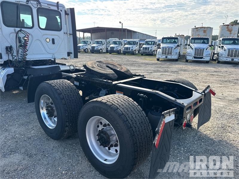 Freightliner Cascadia 126 Vlačilci