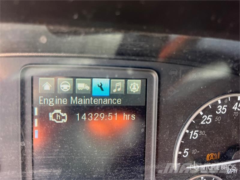 Freightliner Cascadia 126 Autotractoare