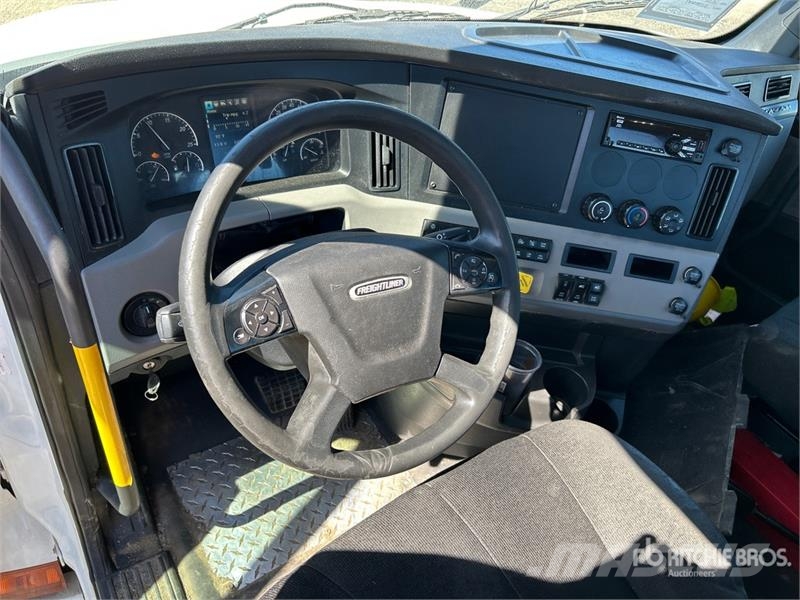 Freightliner Cascadia 126 Vilcēji