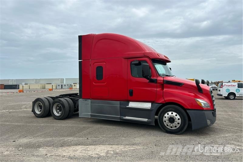 Freightliner Cascadia 126 6x4 T/A Sleeper Truck Tractor Motrici e Trattori Stradali