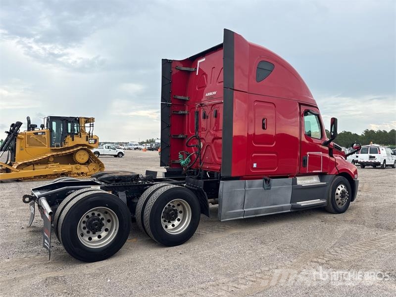 Freightliner Cascadia 126 6x4 T/A Sleeper Truck Tractor Cavalos mecânicos