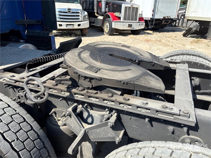 Freightliner Cascadia T/A Sleeper Truck Tractor 6x4 T/A Sleeper Tractor Units