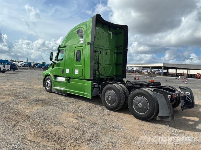 Freightliner Cascadia 126 6x4 T/A Sleeper Truck Tractor 中古トラクターヘッド | トレーラーヘッド