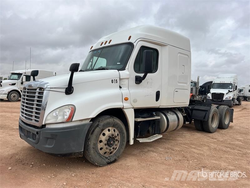 Freightliner Cascadia 125 6x4 T/A Sleeper Truck Tractor Sadulveokid