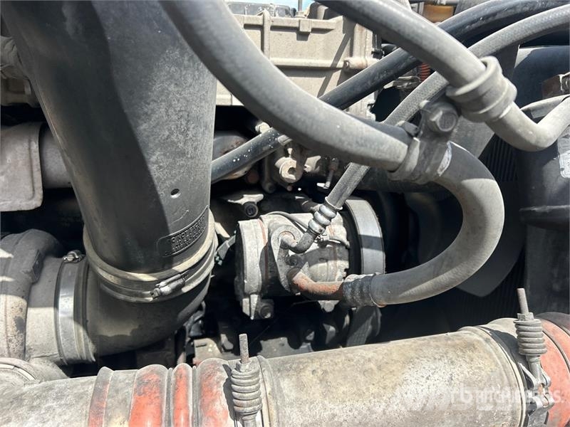 Freightliner Cascadia 125 6x4 T/A Sleeper Truck Tractor (Inoper Camiones tractor