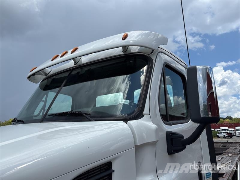 Freightliner Cascadia 113 Camiones portacoches